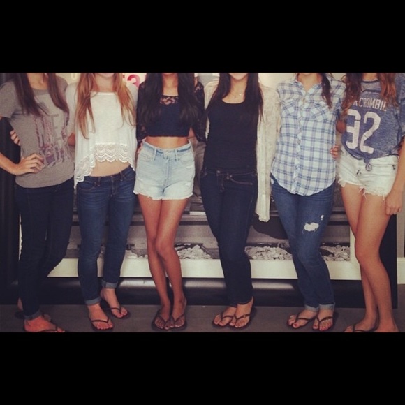 ABERCROMBIE AND FITCH HIGH WAISTED DENIM SHORTS - Picture 4 of 5